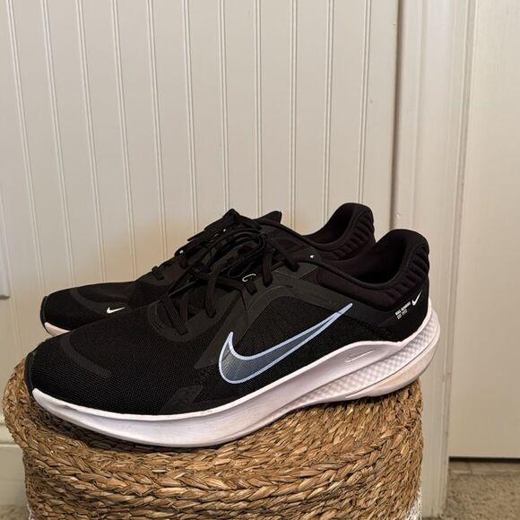 Nike Men's Quest 5 Road Running Shoe - 13 - Great Condition - Picture 1 of 8
